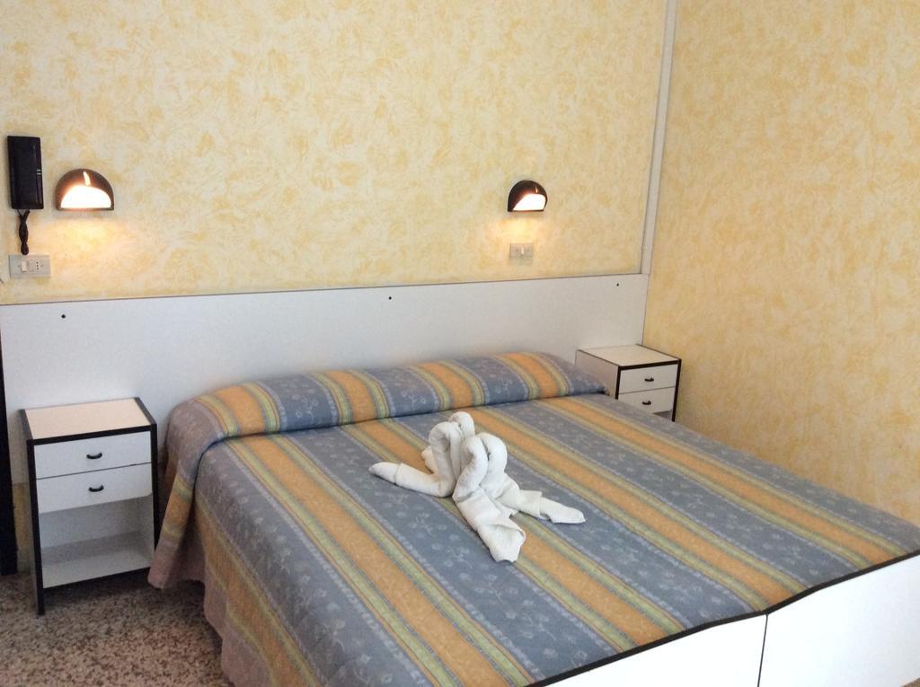 Hotel Oria Rimini Cameră foto